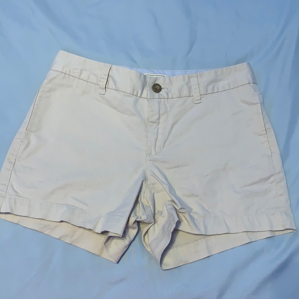 Size 0 GAP Khaki Shorts with 4” inseam